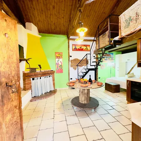 Capanna Sul Porto Apartment *